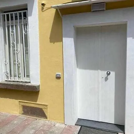 Apartment Tra Storia E Design La Domus